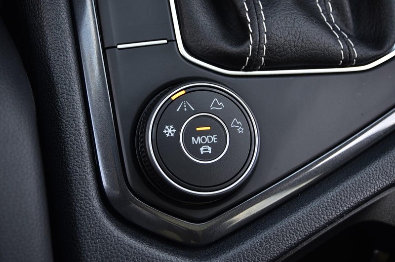 Volkswagen Tiguan Vehicle Image 18