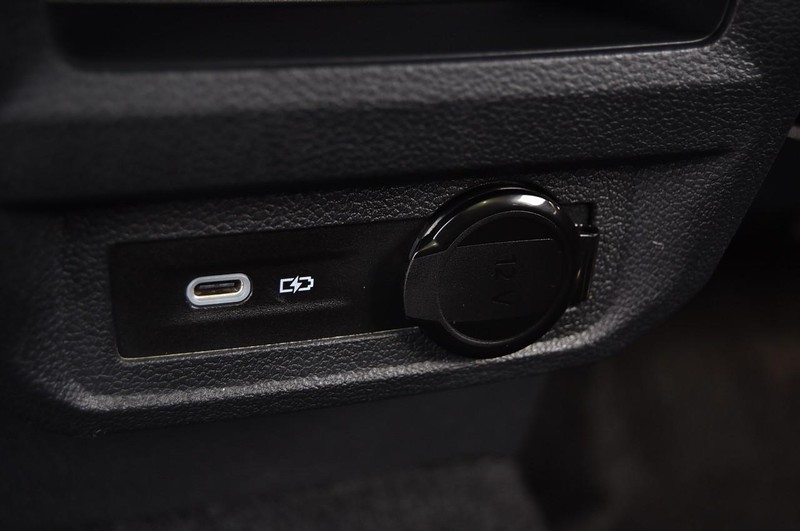 Volkswagen Tiguan Vehicle Image 25