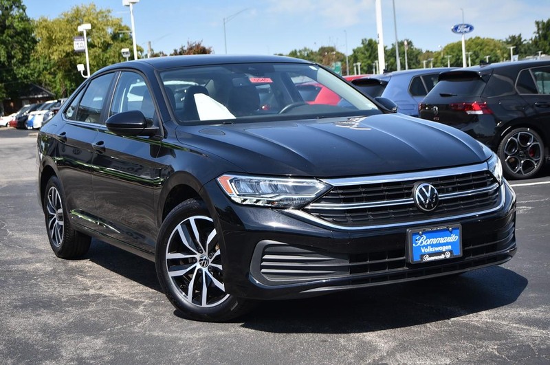 Volkswagen Jetta Vehicle Image 02