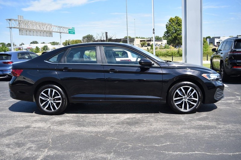 Volkswagen Jetta Vehicle Image 05