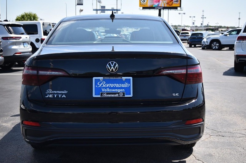 Volkswagen Jetta Vehicle Image 06