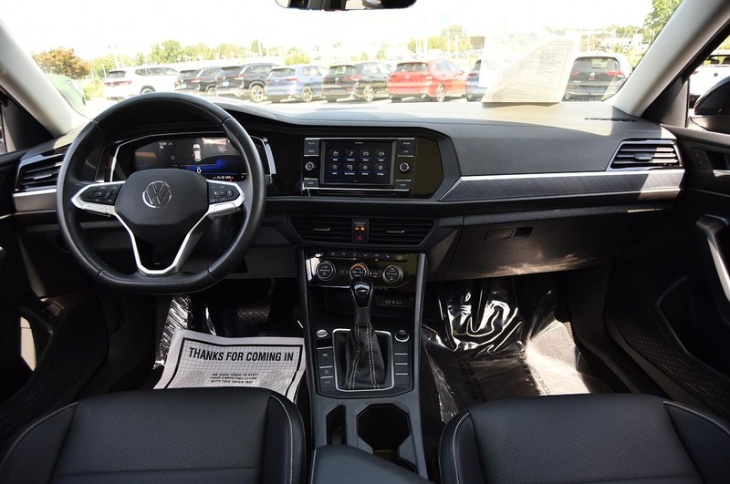 Volkswagen Jetta Vehicle Image 07