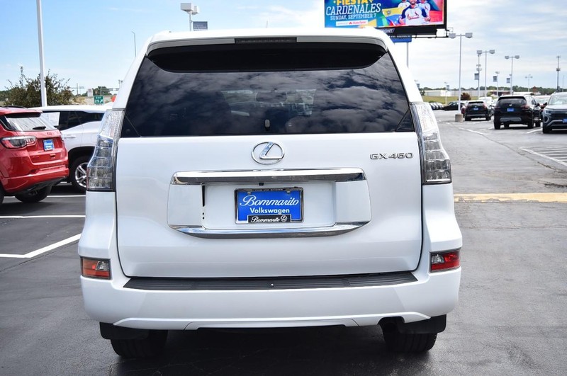 Lexus GX Vehicle Image 06