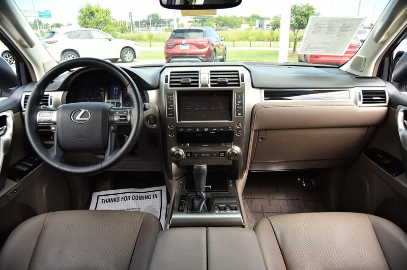 Lexus GX Vehicle Image 07