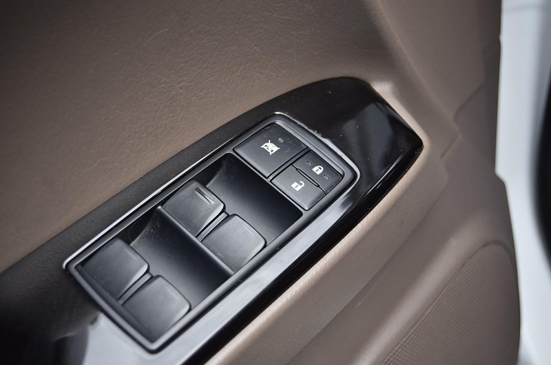Lexus GX Vehicle Image 09