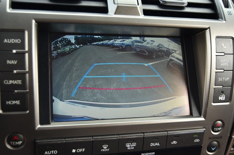 Lexus GX Vehicle Image 13