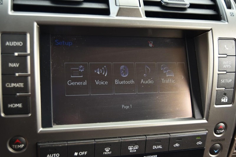Lexus GX Vehicle Image 14