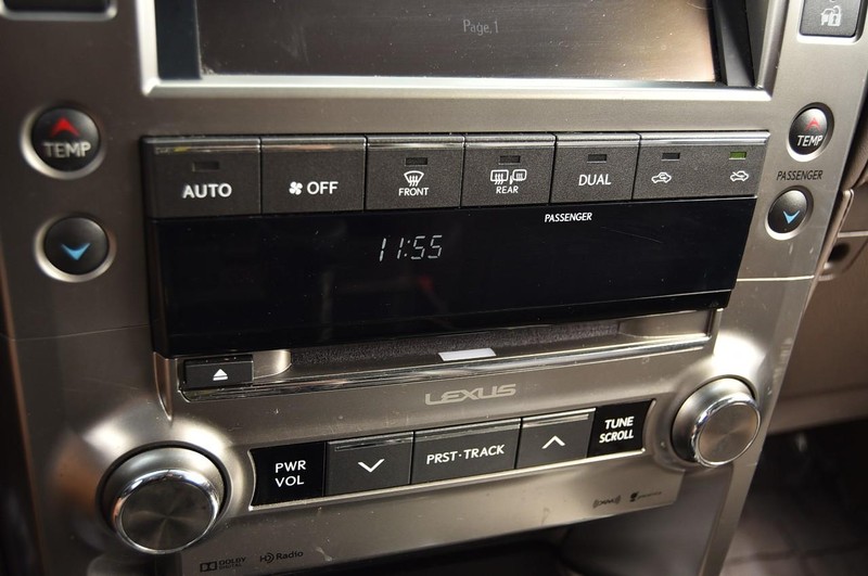 Lexus GX Vehicle Image 15