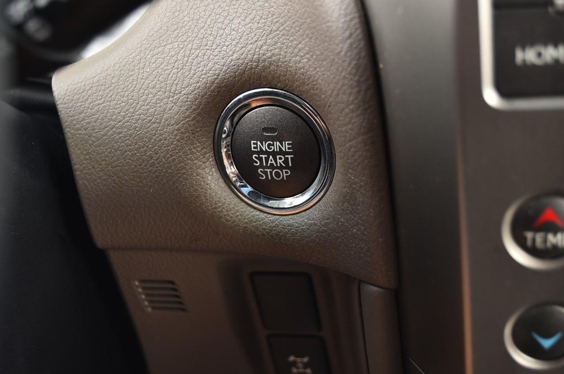 Lexus GX Vehicle Image 19