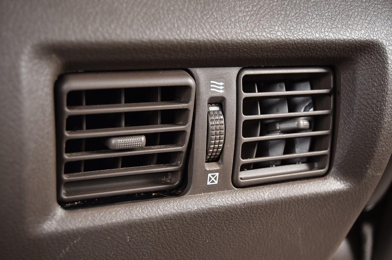 Lexus GX Vehicle Image 25