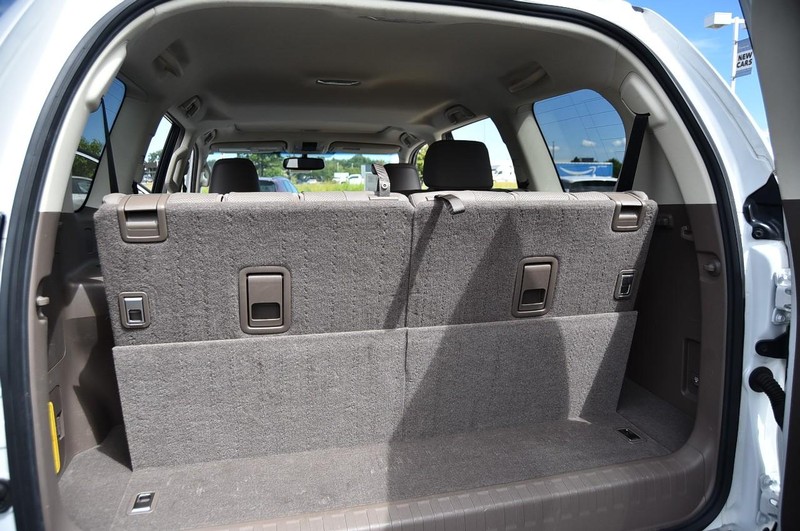Lexus GX Vehicle Image 27