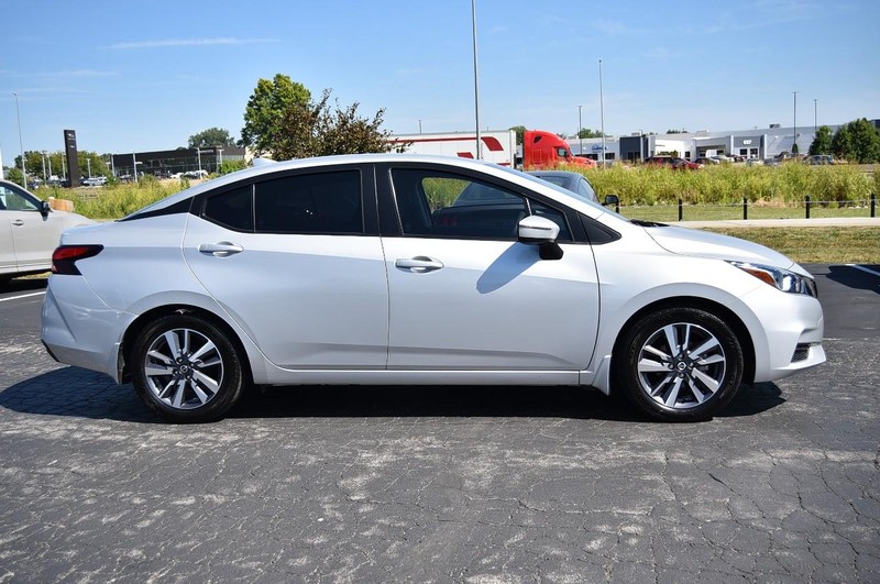 Nissan Versa Vehicle Image 05