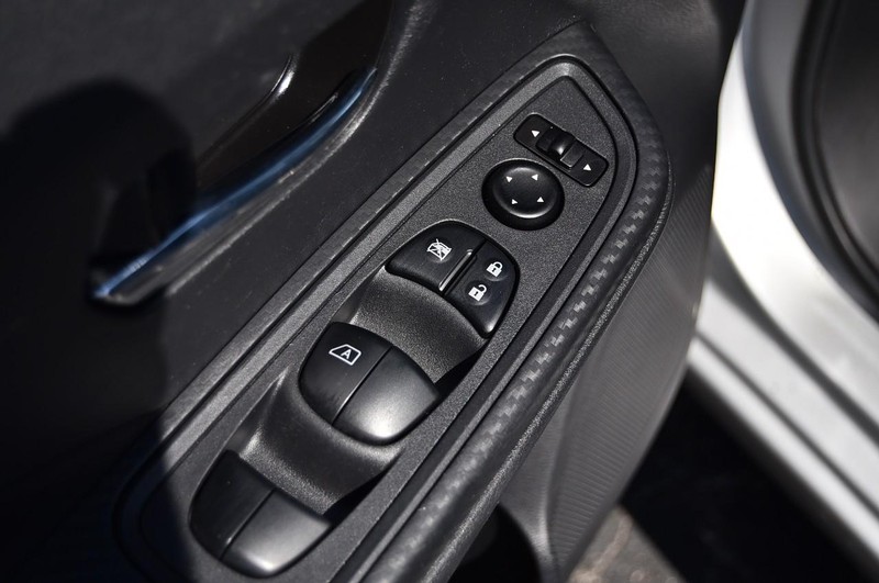 Nissan Versa Vehicle Image 08
