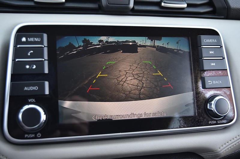 Nissan Versa Vehicle Image 11