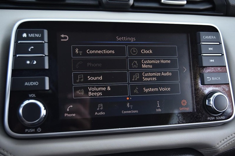 Nissan Versa Vehicle Image 12