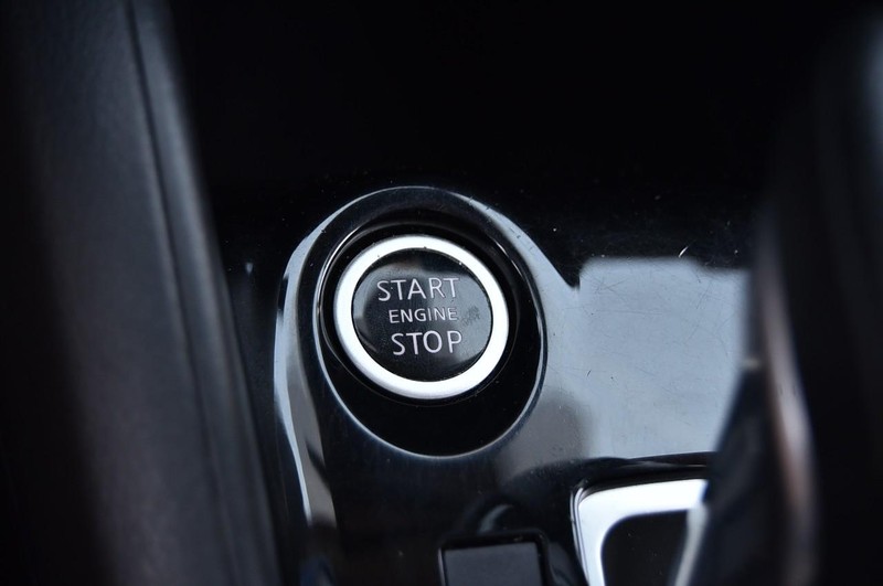 Nissan Versa Vehicle Image 15