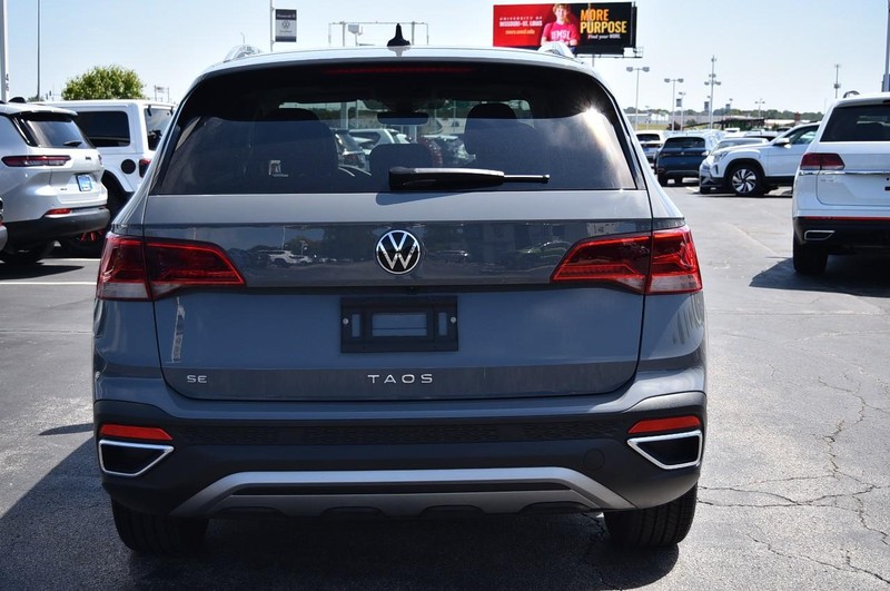 Volkswagen Taos Vehicle Image 06
