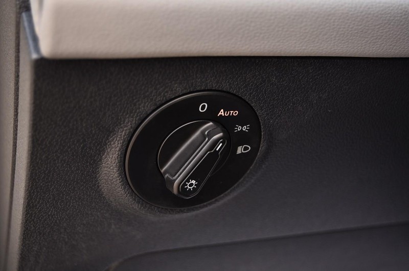 Volkswagen Taos Vehicle Image 11