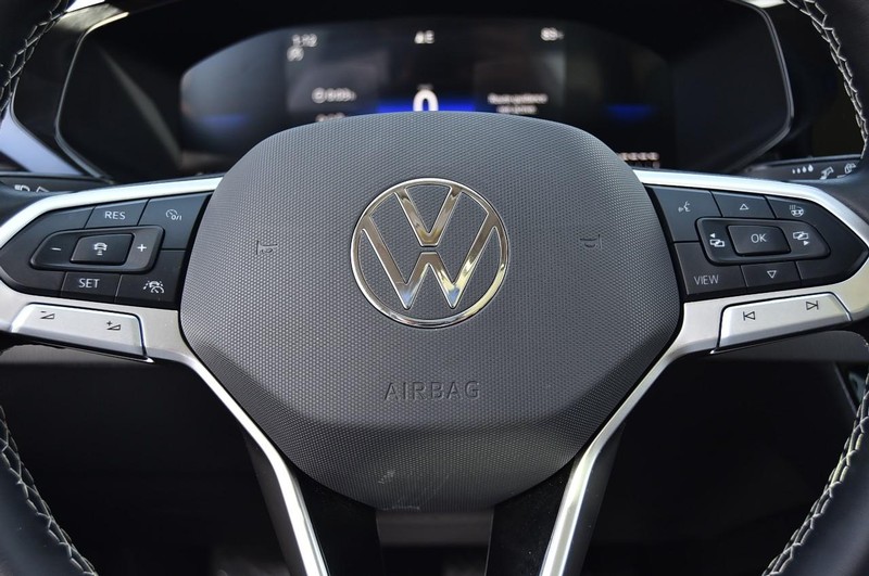 Volkswagen Taos Vehicle Image 18