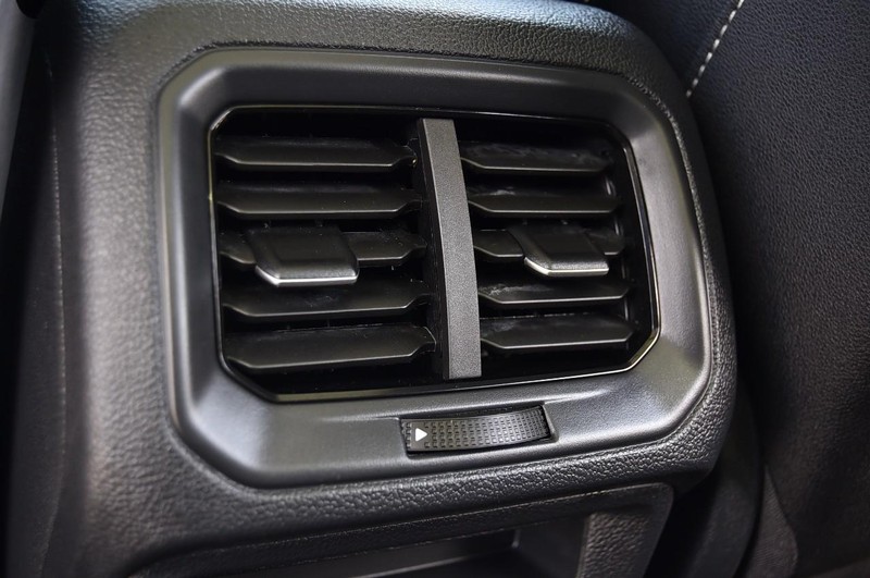 Volkswagen Taos Vehicle Image 23