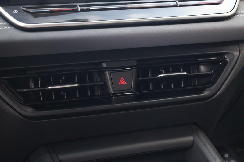 Volkswagen Tiguan Vehicle Image 13