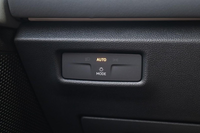 Volkswagen Tiguan Vehicle Image 18