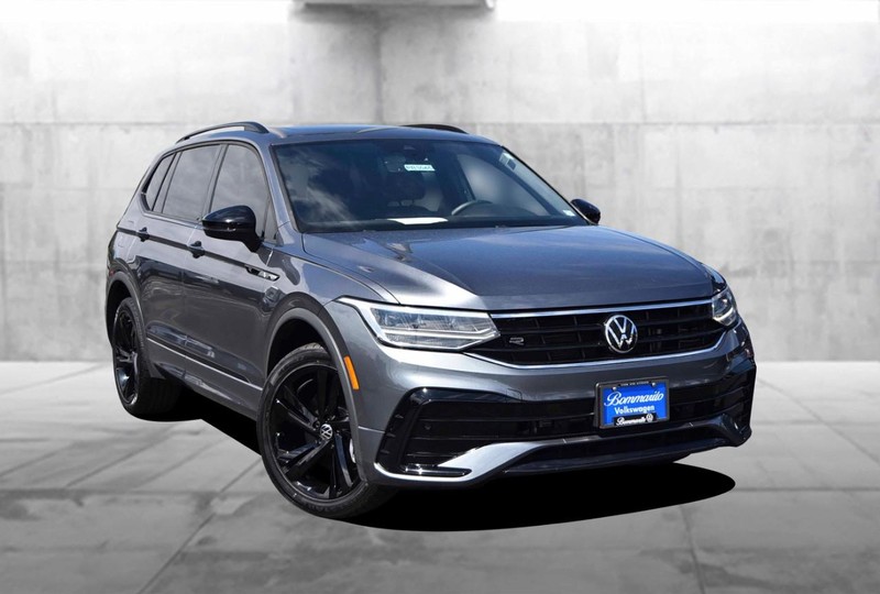 Volkswagen Tiguan Vehicle Image 02