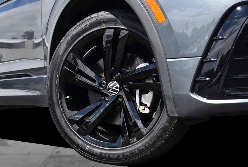Volkswagen Tiguan Vehicle Image 03