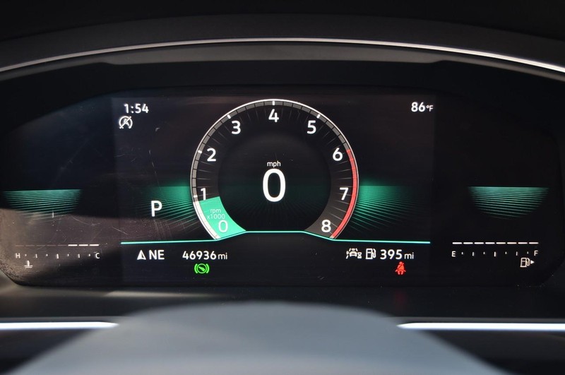 Volkswagen Tiguan Vehicle Image 11
