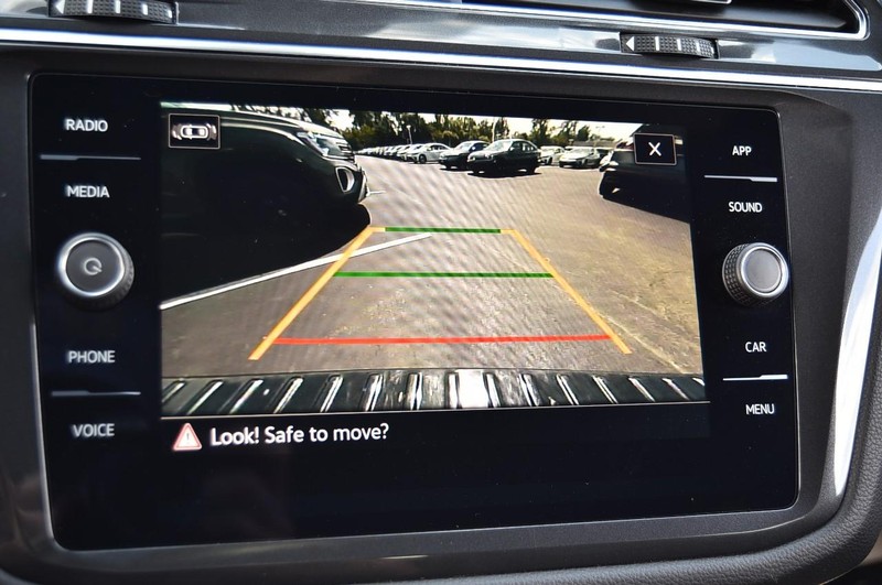 Volkswagen Tiguan Vehicle Image 12