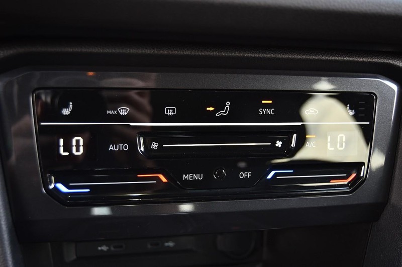 Volkswagen Tiguan Vehicle Image 14