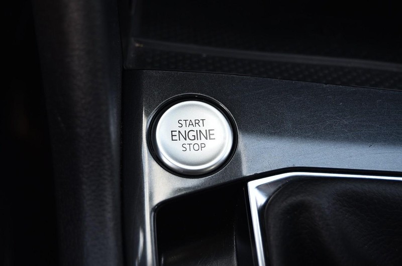 Volkswagen Tiguan Vehicle Image 16