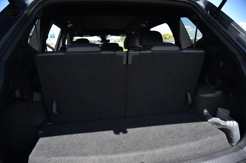 Volkswagen Tiguan Vehicle Image 25