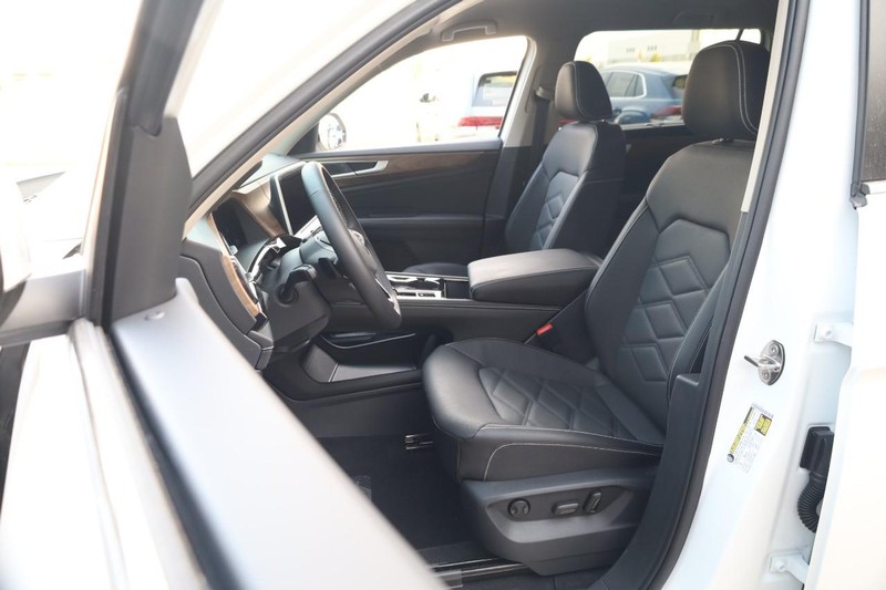 Volkswagen Atlas Vehicle Image 10