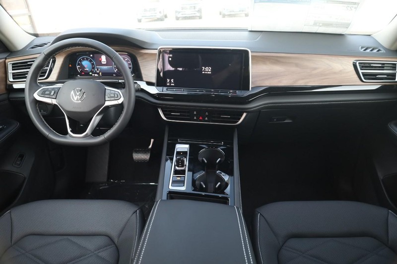 Volkswagen Atlas Vehicle Image 24