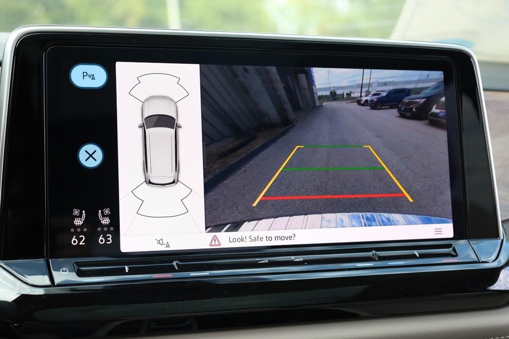 Volkswagen Atlas Vehicle Full-screen Gallery Image 16