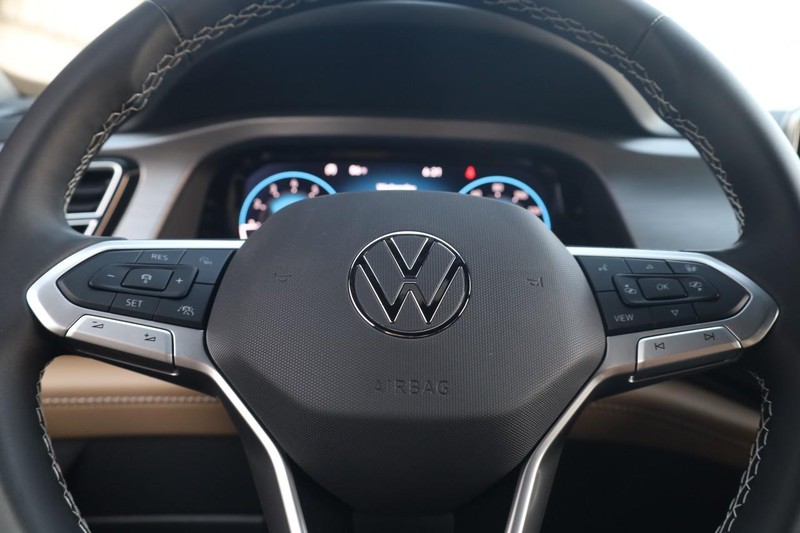Volkswagen Atlas Cross Sport Vehicle Image 09