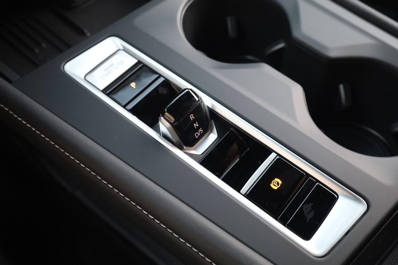 Volkswagen Atlas Cross Sport Vehicle Image 15