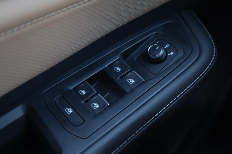 Volkswagen Atlas Cross Sport Vehicle Image 17