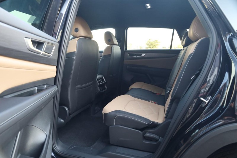 Volkswagen Atlas Cross Sport Vehicle Image 20