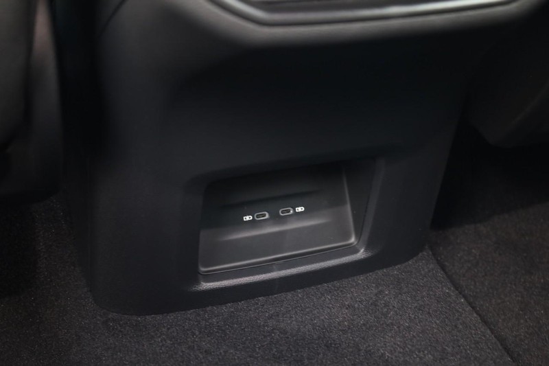 Volkswagen Atlas Cross Sport Vehicle Image 21