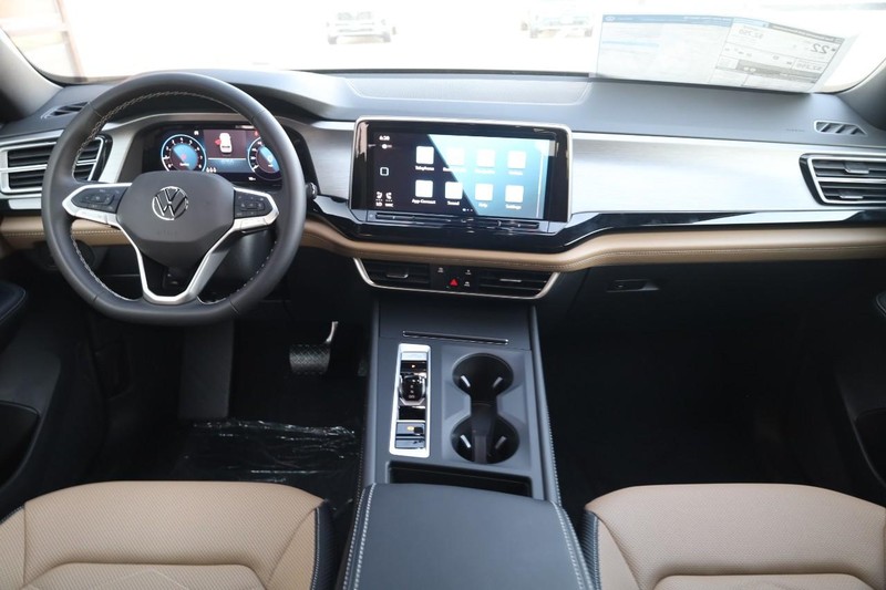 Volkswagen Atlas Cross Sport Vehicle Image 22