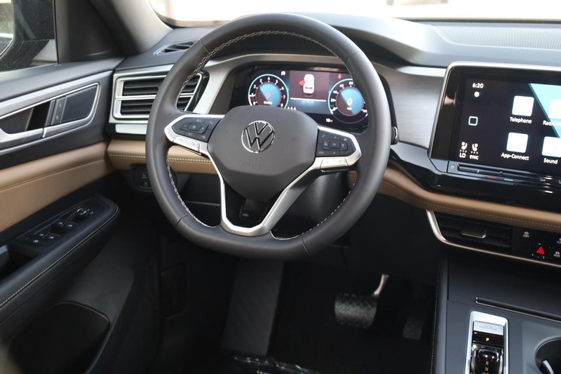 Volkswagen Atlas Cross Sport Vehicle Image 23