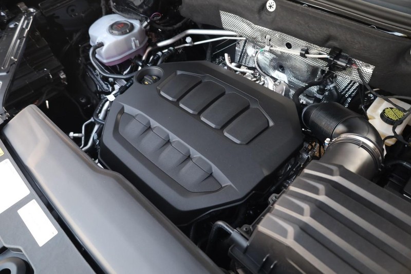 Volkswagen Atlas Cross Sport Vehicle Image 25