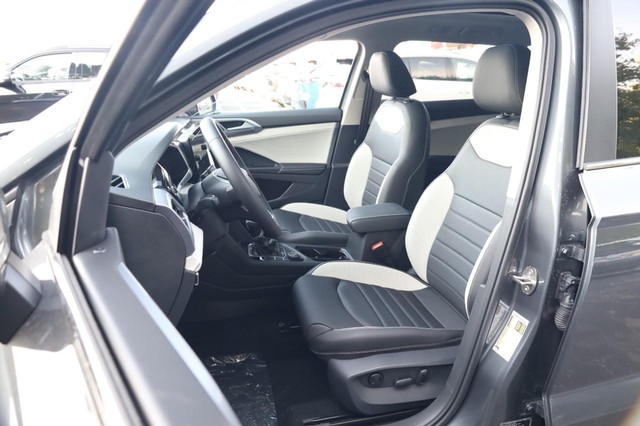 Volkswagen Taos Vehicle Image 08