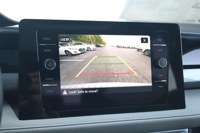 Volkswagen Taos Vehicle Image 14