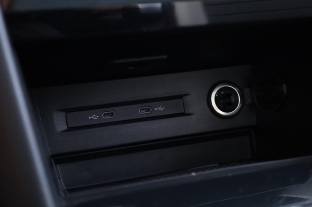 Volkswagen Taos Vehicle Image 16