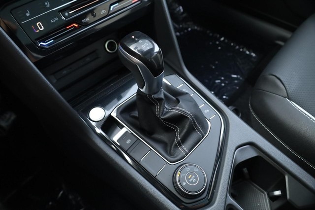 Volkswagen Taos Vehicle Image 17