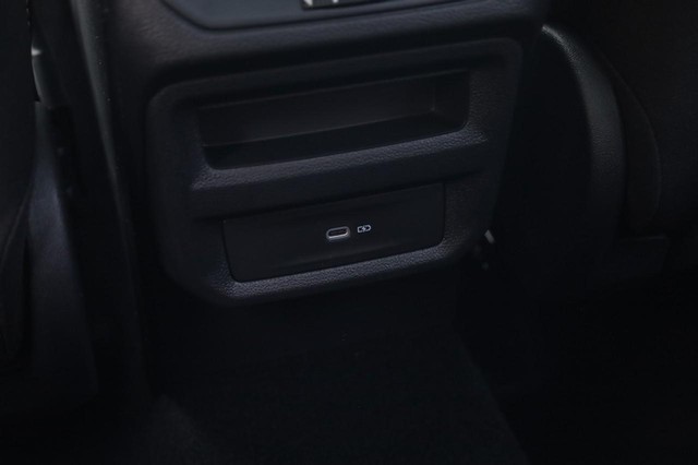 Volkswagen Taos Vehicle Image 23