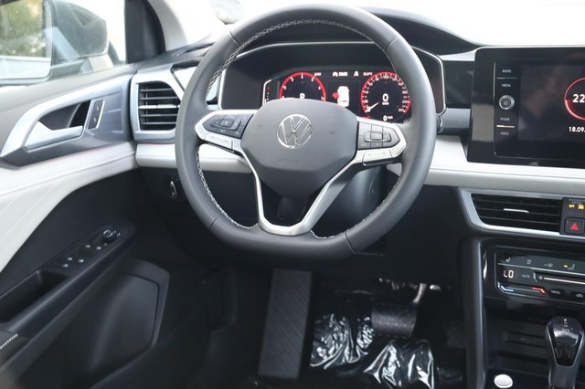 Volkswagen Taos Vehicle Image 25